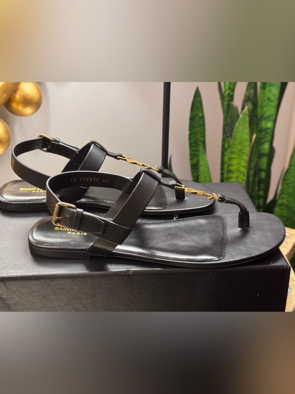 AUTHENTIC SAINT LAURENT
Leather Cassandre Sandals - Size EU 43 - Picture 6 of 9